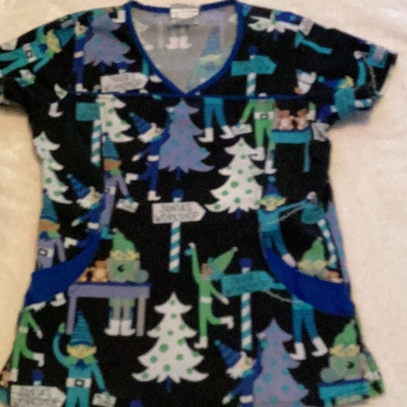 Scrub top - Picture 1 of 2